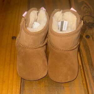 UGG Tan Baby Walker Boots with pink bow size 2/3 SO CUTE